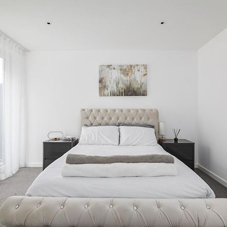 לונדון Luxury Spacious Flat With Communal Gardens And Parking מראה חיצוני תמונה