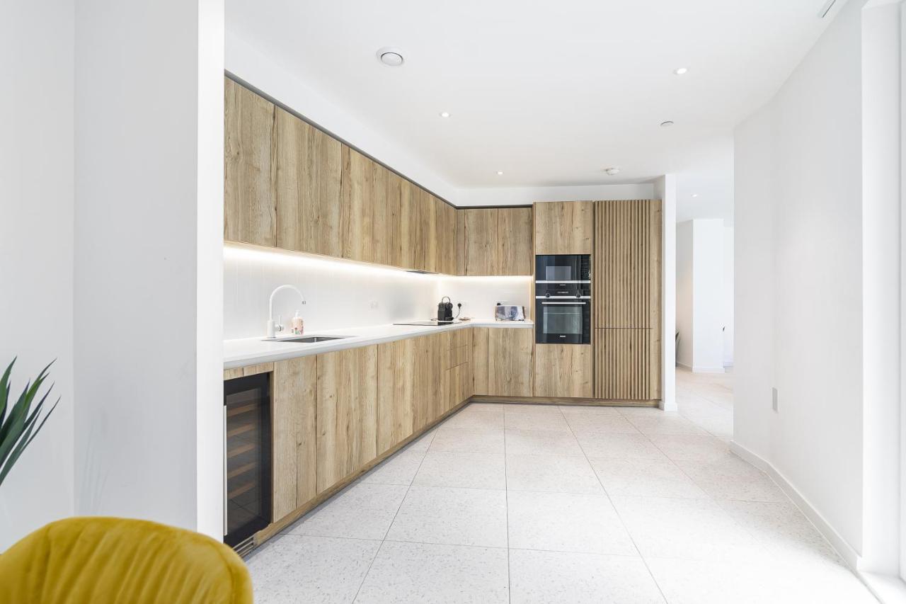 לונדון Luxury Spacious Flat With Communal Gardens And Parking מראה חיצוני תמונה