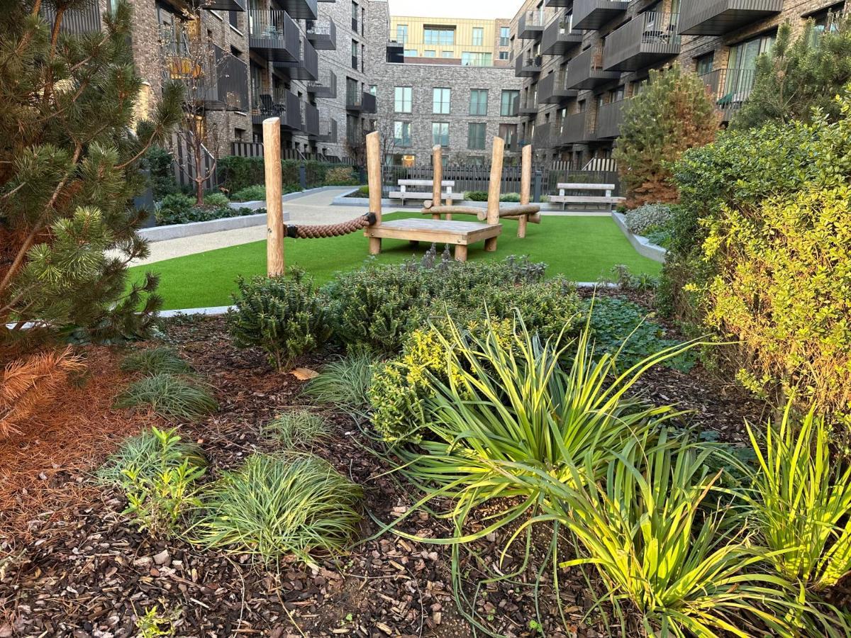 לונדון Luxury Spacious Flat With Communal Gardens And Parking מראה חיצוני תמונה