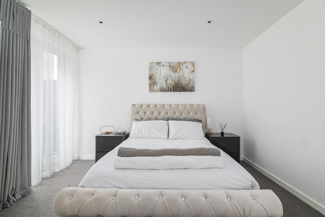לונדון Luxury Spacious Flat With Communal Gardens And Parking מראה חיצוני תמונה
