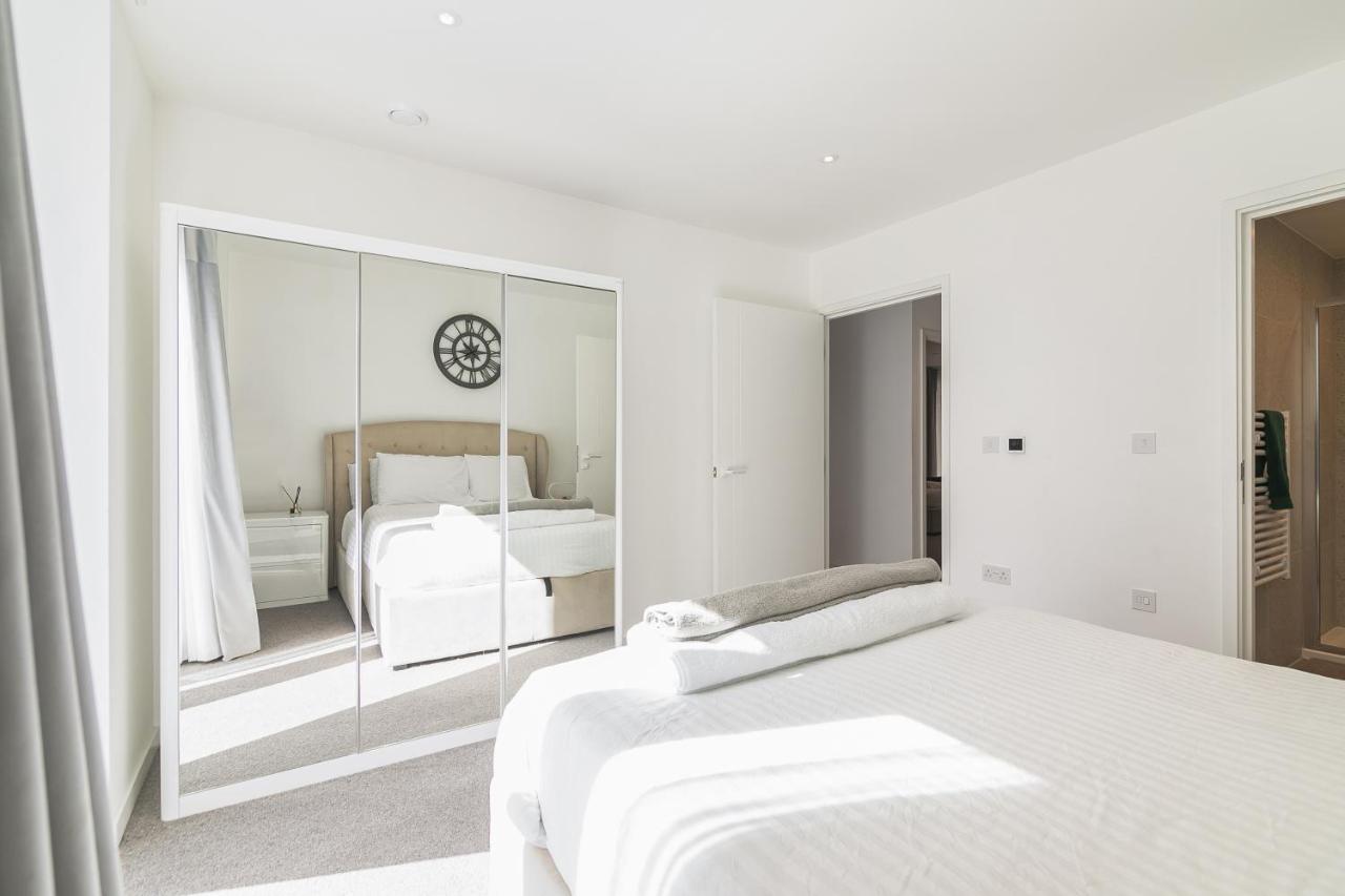לונדון Luxury Spacious Flat With Communal Gardens And Parking מראה חיצוני תמונה