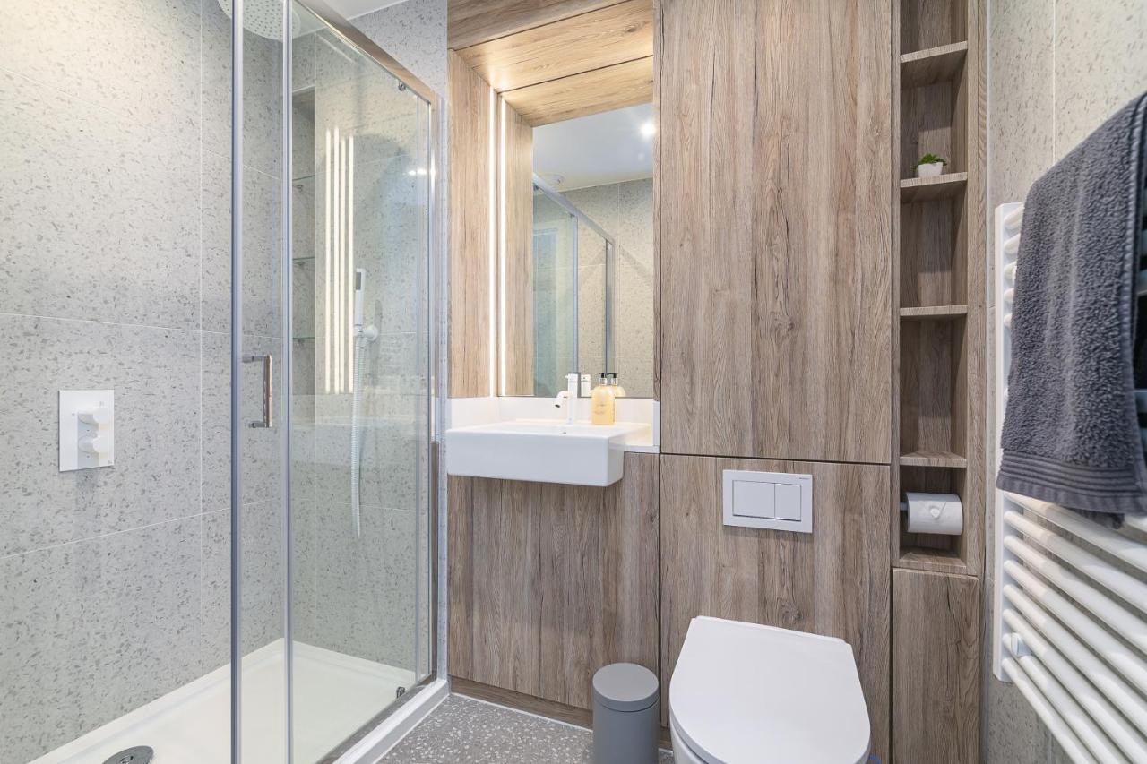 לונדון Luxury Spacious Flat With Communal Gardens And Parking מראה חיצוני תמונה